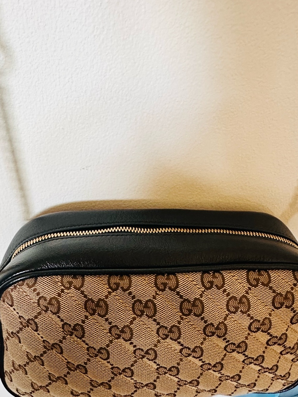 Gucci Marmont GG Supreme Crossbody - black/beige & gold hardware 100% Authentic - Picture 6 of 11